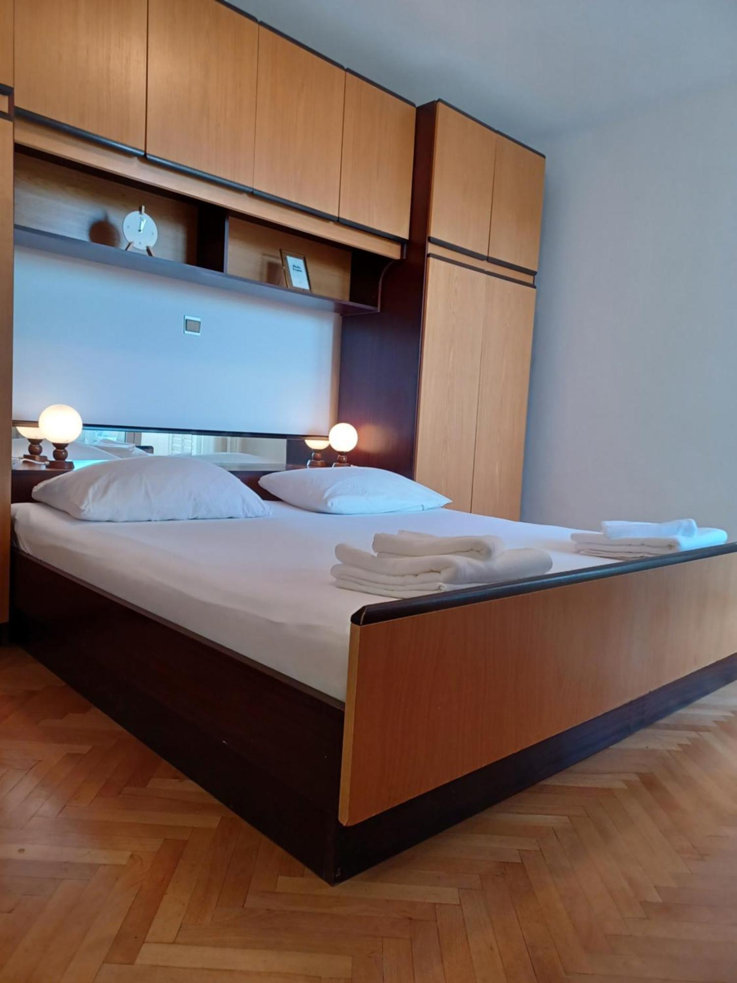 Apartments Emilija Макарська Екстер'єр фото