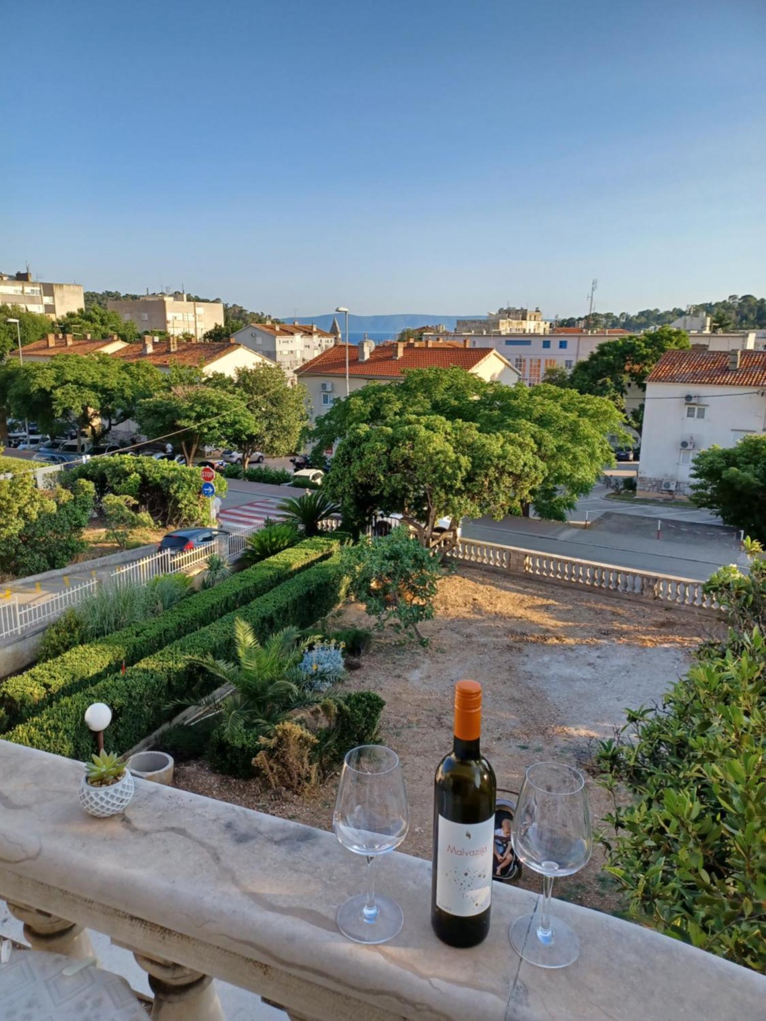 Apartments Emilija Макарська Екстер'єр фото